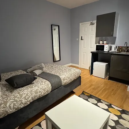 Charming London Apartment Near Notting Hill